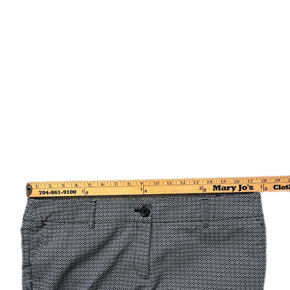Hilary Radley crops, size 12. Black white, pockets, button and fly. Stretch VGUC - Picture 8 of 10